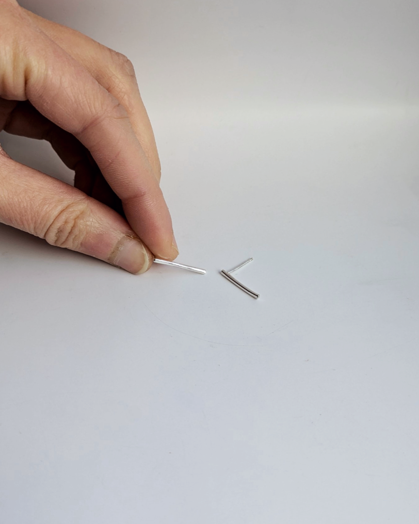 Mini Hammered Line Studs